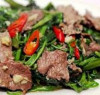 Thịt trâu nấu lá lồm là một trong những món ăn truyền thống đặc trưng của vùng Tây Bắc Việt Nam. thit-trau-nau-la-lom-la-mot-trong-nhung-mon-an-truyen-thong-dac-trung-cua-vung-tay-bac-viet-nam